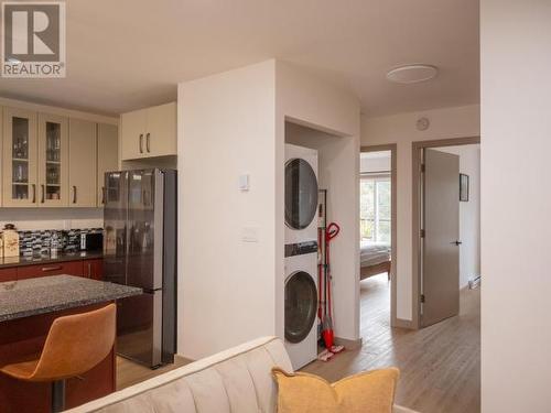 3465 Oak Street, Texada Island, BC - Indoor Photo Showing Laundry Room