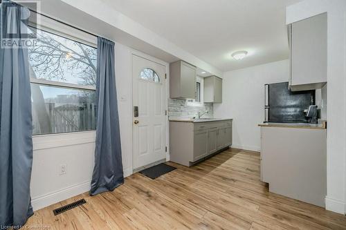 165 Green Valley Drive Unit# 2, Kitchener, ON - Indoor Photo Showing Kitchen