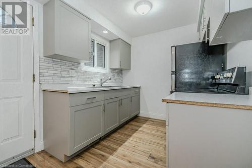 165 Green Valley Drive Unit# 2, Kitchener, ON - Indoor Photo Showing Kitchen