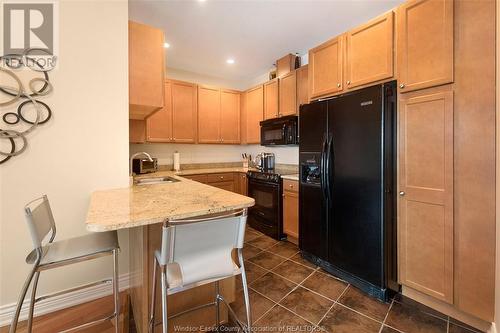 1225 Riverside Unit# 805, Windsor, ON - Indoor Photo Showing Kitchen