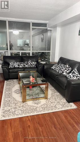 1608 - 24 Hanover Road, Brampton, ON - Indoor Photo Showing Living Room