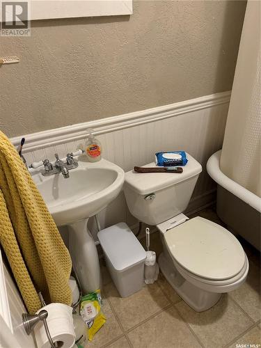 2470 Wallace Street, Regina, SK - Indoor Photo Showing Bathroom