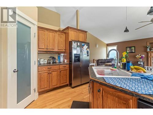 10476 Teresa Road, Lake Country, BC - Indoor Photo Showing Kitchen