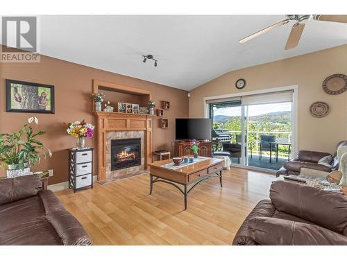 10476 Teresa Road, Lake Country, BC - Indoor Photo Showing Living Room With Fireplace