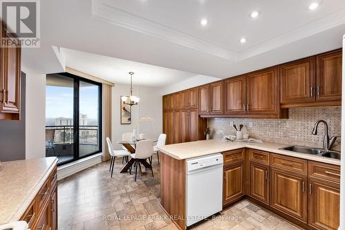 1204 - 900 Wilson Road N, Oshawa (Centennial), ON - Indoor Photo Showing Kitchen With Double Sink