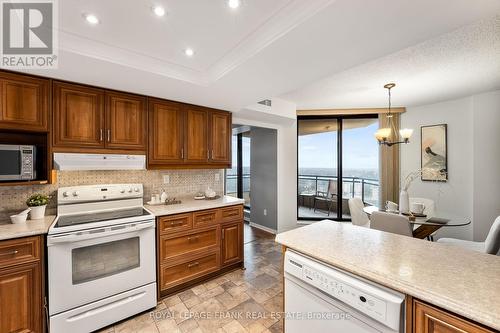 1204 - 900 Wilson Road N, Oshawa (Centennial), ON - Indoor Photo Showing Kitchen