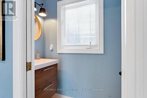 208 Bay Road, Rideau Lakes, ON - Indoor Photo Showing Bathroom