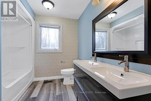 208 Bay Road, Rideau Lakes, ON - Indoor Photo Showing Bathroom