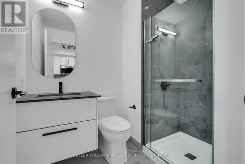 905 - 560 Rideau Street, Ottawa, ON - Indoor Photo Showing Bathroom