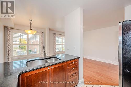 2966 Garnethill Way, Oakville (West Oak Trails), ON - Indoor Photo Showing Kitchen With Double Sink