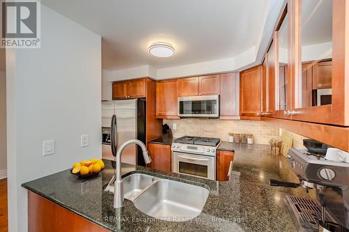 2966 Garnethill Way, Oakville (West Oak Trails), ON - Indoor Photo Showing Kitchen With Double Sink