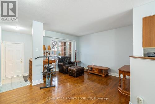 90 Kincardine Drive, Ottawa, ON - Indoor Photo Showing Living Room