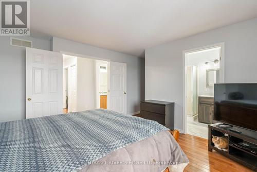 90 Kincardine Drive, Ottawa, ON - Indoor Photo Showing Bedroom