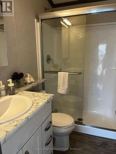 #H-12 - 100 North Harbour Road W, Goderich (Goderich Town), ON - Indoor Photo Showing Bathroom