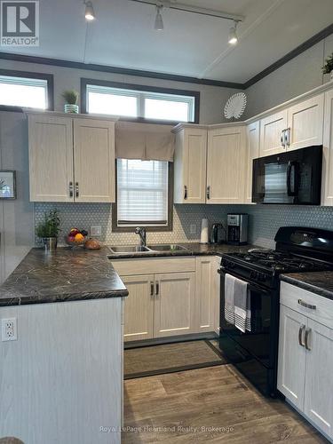 #H-12 - 100 North Harbour Road W, Goderich (Goderich Town), ON - Indoor Photo Showing Kitchen With Double Sink