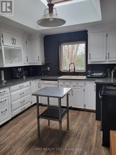 Main Fl - 3 Brumwell Street, Toronto, ON - Indoor Photo Showing Kitchen