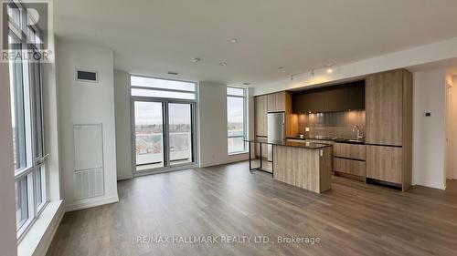 612 - 8 Beverly Glen Boulevard, Vaughan, ON - Indoor Photo Showing Kitchen With Upgraded Kitchen