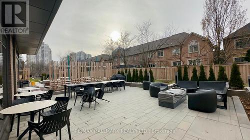 612 - 8 Beverly Glen Boulevard, Vaughan, ON - Outdoor With Exterior