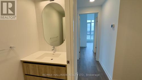 612 - 8 Beverly Glen Boulevard, Vaughan, ON - Indoor Photo Showing Bathroom