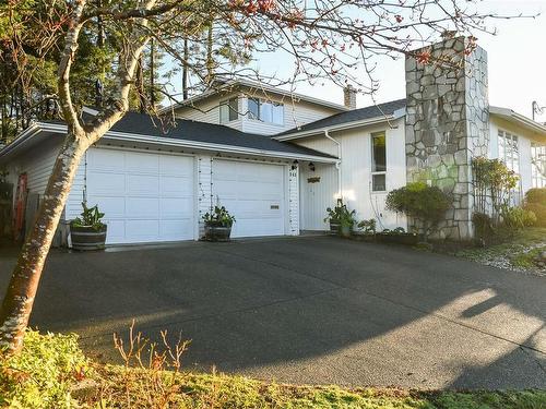 948 Thorpe Ave, Courtenay, BC 