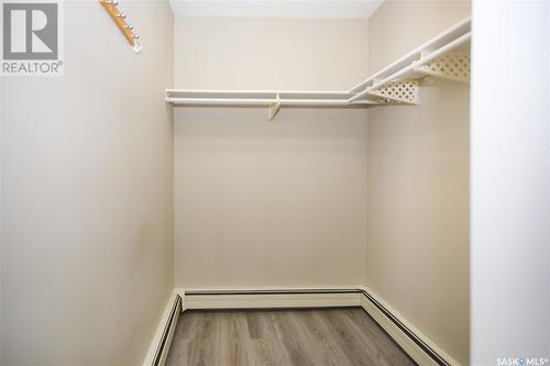 202 405 5Th Avenue N, Saskatoon, SK - Indoor With Storage