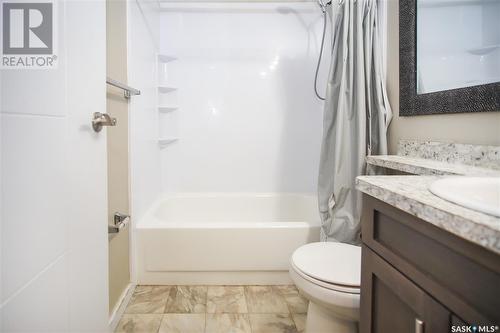 202 405 5Th Avenue N, Saskatoon, SK - Indoor Photo Showing Bathroom