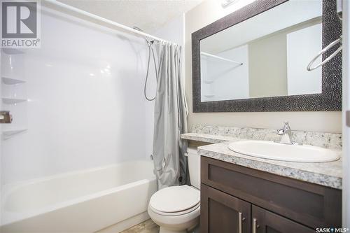 202 405 5Th Avenue N, Saskatoon, SK - Indoor Photo Showing Bathroom