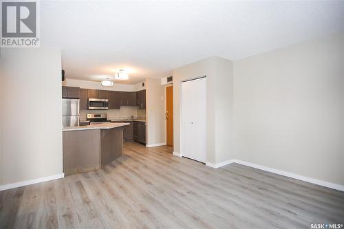 202 405 5Th Avenue N, Saskatoon, SK - Indoor Photo Showing Kitchen