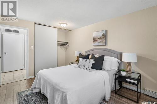 2501 311 6Th Avenue N, Saskatoon, SK - Indoor Photo Showing Bedroom