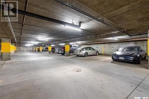 2501 311 6Th Avenue N, Saskatoon, SK - Indoor Photo Showing Garage