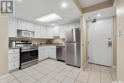 2501 311 6Th Avenue N, Saskatoon, SK - Indoor Photo Showing Kitchen