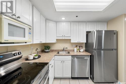 2501 311 6Th Avenue N, Saskatoon, SK - Indoor Photo Showing Kitchen