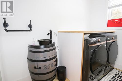 11 Islandview Dr, Desbarats, ON - Indoor Photo Showing Laundry Room