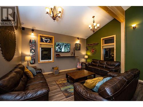 1502 Mountain View Drive, Revelstoke, BC - Indoor