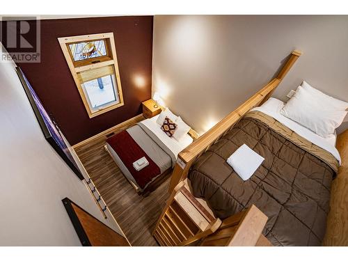 1502 Mountain View Drive, Revelstoke, BC - Indoor Photo Showing Other Room