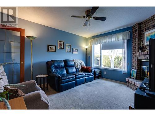 Family Room/Den 2 - 1260 Raymer Avenue Unit# 397, Kelowna, BC - Indoor Photo Showing Living Room