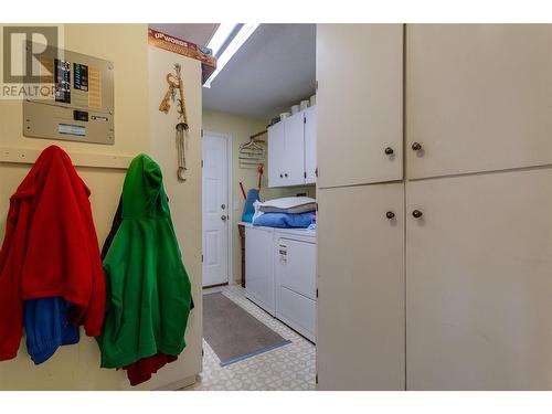 Laundry/Mud Room - 1260 Raymer Avenue Unit# 397, Kelowna, BC - Indoor Photo Showing Laundry Room