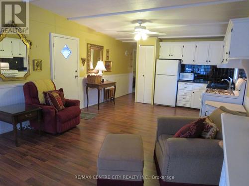 56 - 198 Springbank Drive, London, ON - Indoor Photo Showing Living Room