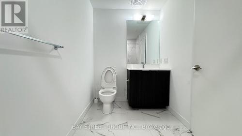 406 - 8 Olympic Garden Drive, Toronto, ON - Indoor Photo Showing Bathroom