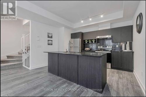 4 - 1121 Cooke Boulevard N, Burlington, ON - Indoor Photo Showing Kitchen