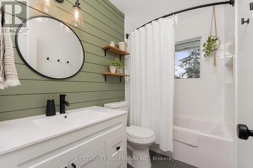 110 Zina Street, Orangeville, ON - Indoor Photo Showing Bathroom