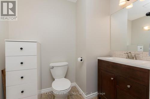 110 Zina Street, Orangeville, ON - Indoor Photo Showing Bathroom