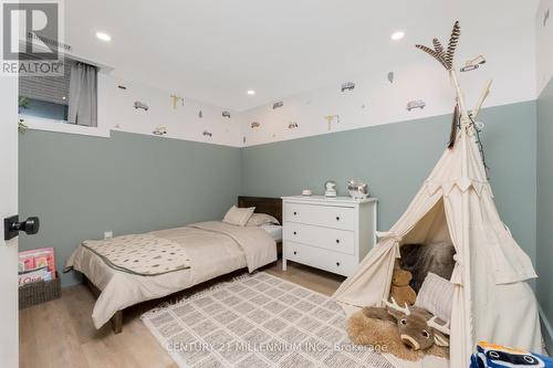 110 Zina Street, Orangeville, ON - Indoor Photo Showing Bedroom