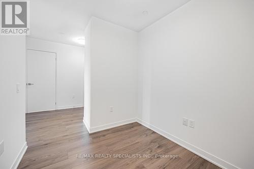 311 - 395 Dundas Street W, Oakville, ON - Indoor Photo Showing Other Room