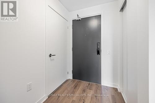 311 - 395 Dundas Street W, Oakville, ON - Indoor Photo Showing Other Room