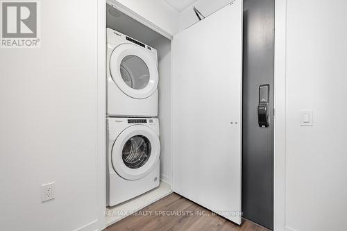 311 - 395 Dundas Street W, Oakville, ON - Indoor Photo Showing Laundry Room