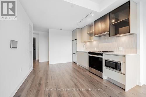 311 - 395 Dundas Street W, Oakville, ON - Indoor Photo Showing Kitchen