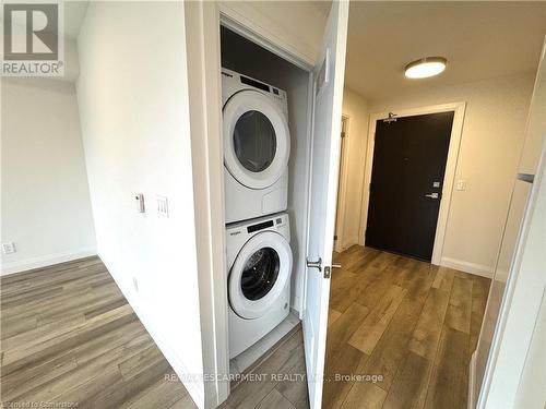 1101 - 500 Brock Avenue, Burlington, ON - Indoor Photo Showing Laundry Room