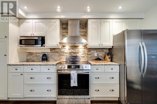 3 - 1501 Upper Middle Road, Burlington, ON - Indoor Photo Showing Kitchen With Upgraded Kitchen