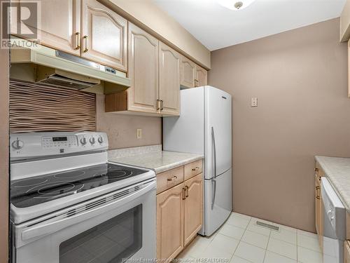 1185 Grand Marais West Unit# 5, Windsor, ON - Indoor Photo Showing Kitchen